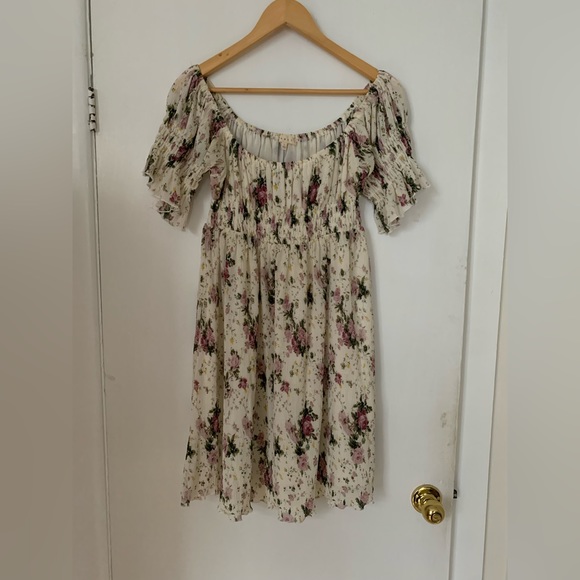 Promesa Off-the-Shoulder Dress - Picture 2 of 3